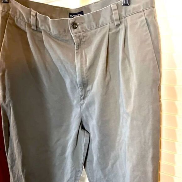 Dockers men’s olive green khakis, pleated, size 36/34 - Picture 1 of 5